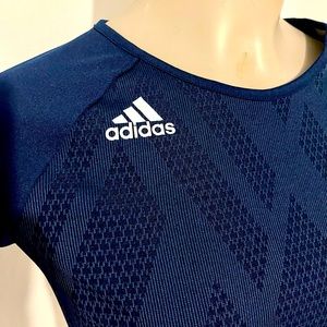 Adidas women’s athletic yoga top XS